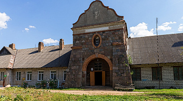 Здание бывшей казармы