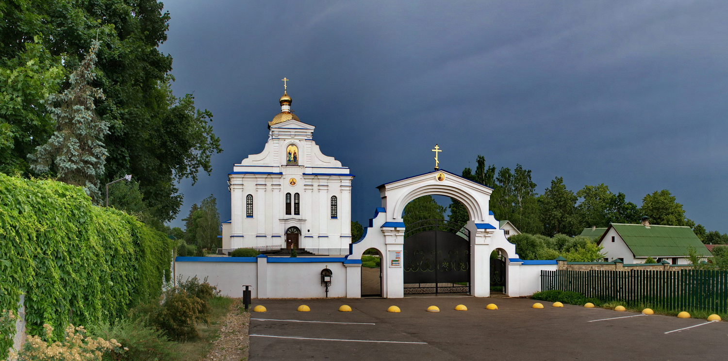 Бывший монастырь базильян. Благовещенская церковь